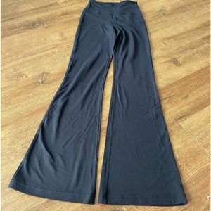 Lulu Flare bottom leggings